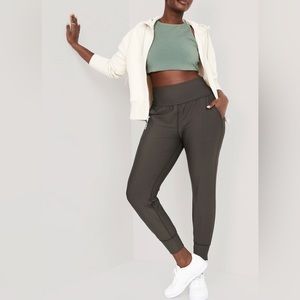 Old Navy High Waisted Soft Go Dry 7/8 Length Joggers The Woods Size Small NWT